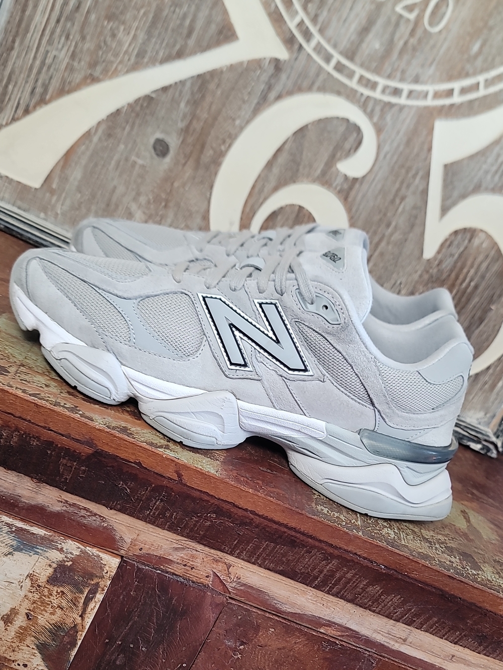 New Balance 9060 "Silver Metallic/Grey" Mens 13 Good Condition Fast Shipping - Picture 15 of 16